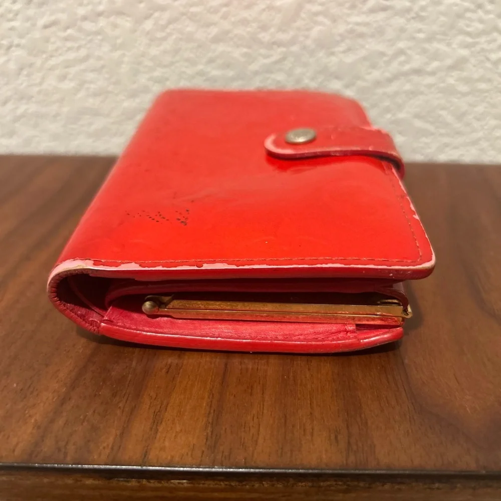 Louis Vuitton Red Vernis Kiss-lock Monogram Snap Wallet